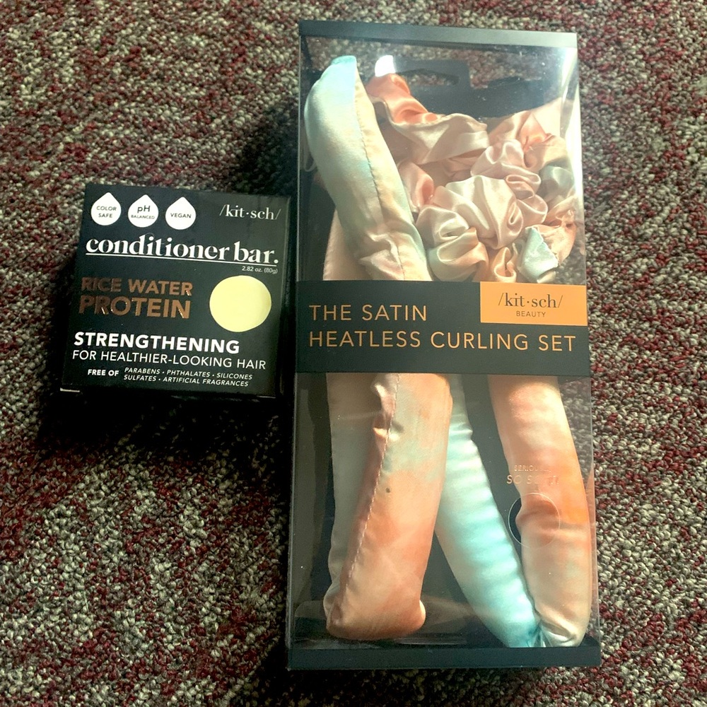 Kit-sch hair roller and conditioner bar
